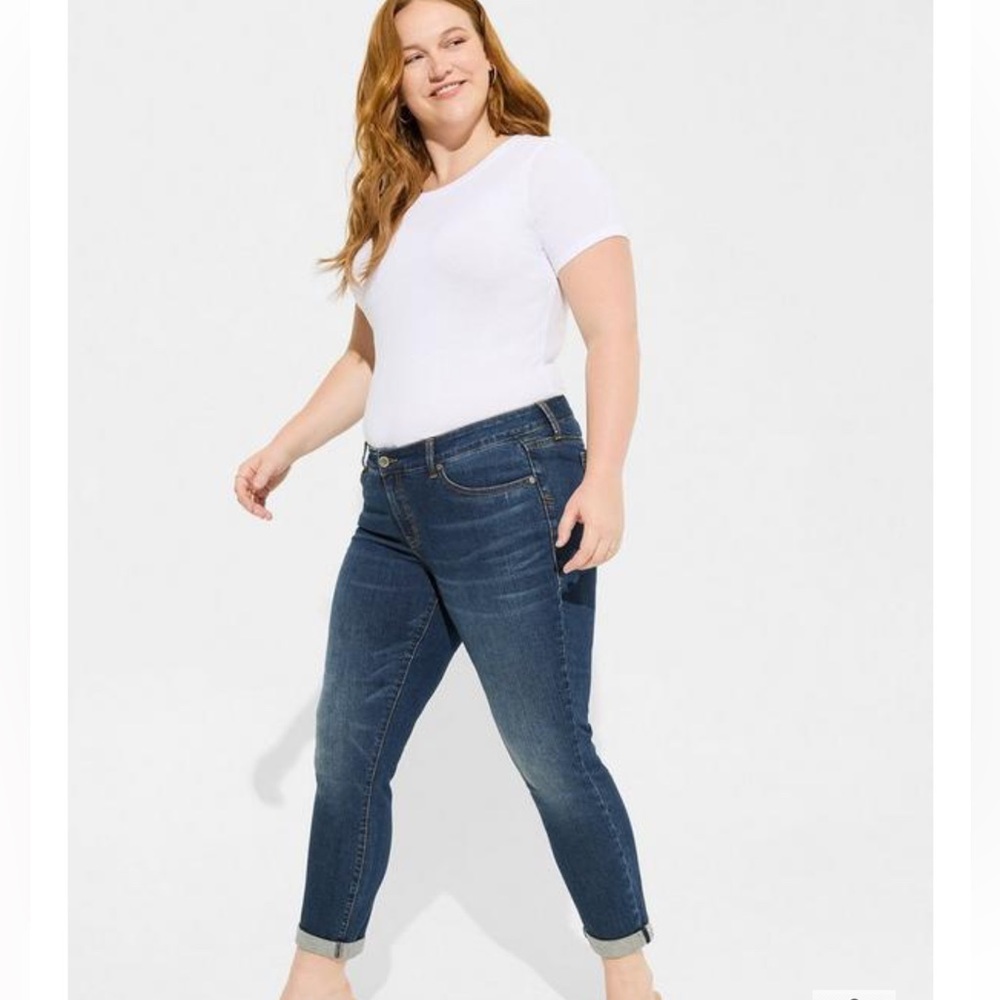 Size 22XT Boyfriend Straight Vintage Stretch Mid-Rise Jean